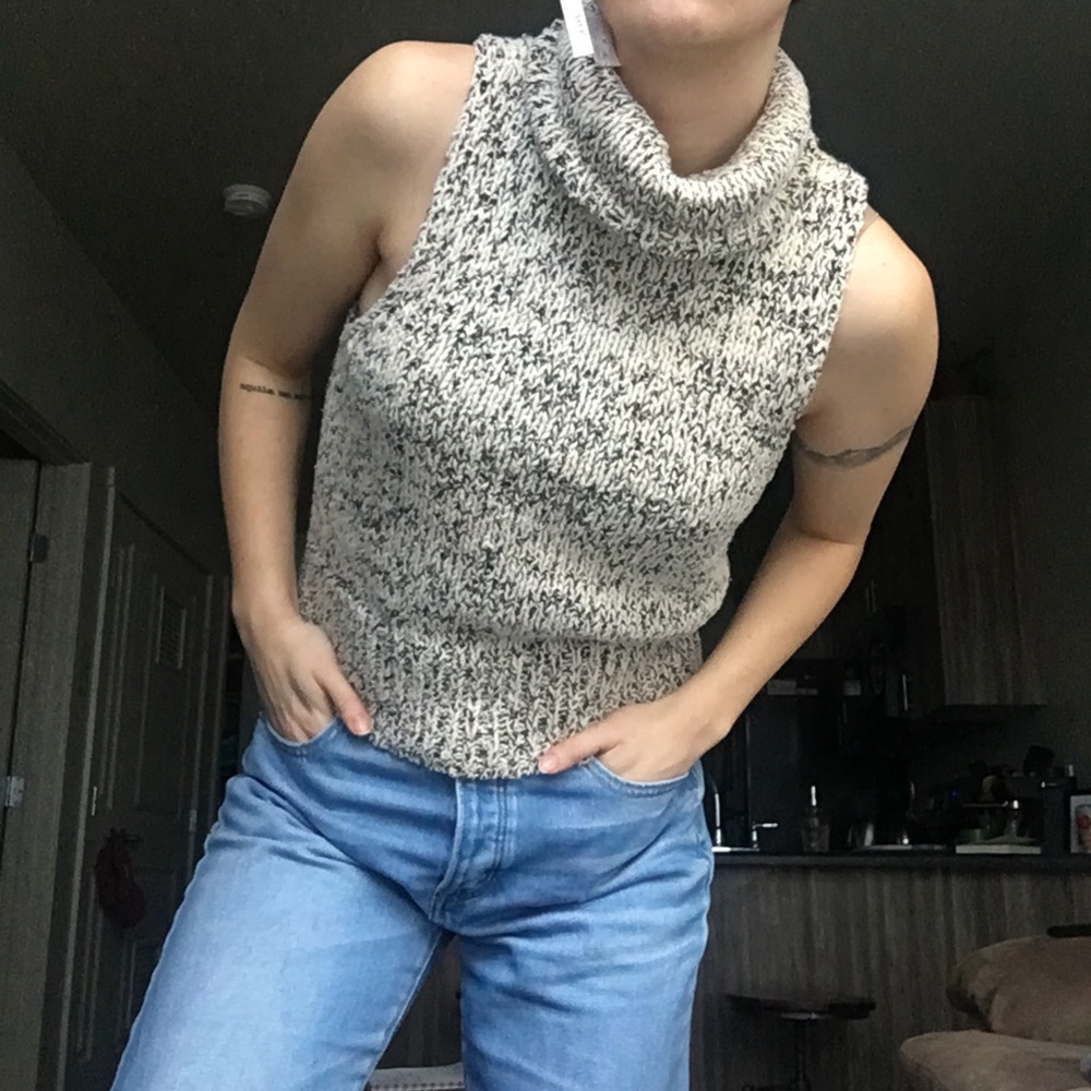 Kendall & Kylie knitted top